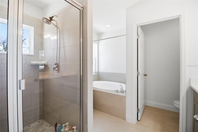 827 DENNIS AVENUE, Orlando, FL 32807