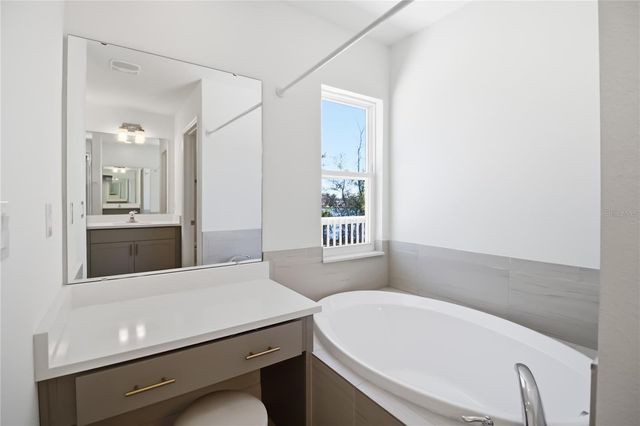 827 DENNIS AVENUE, Orlando, FL 32807