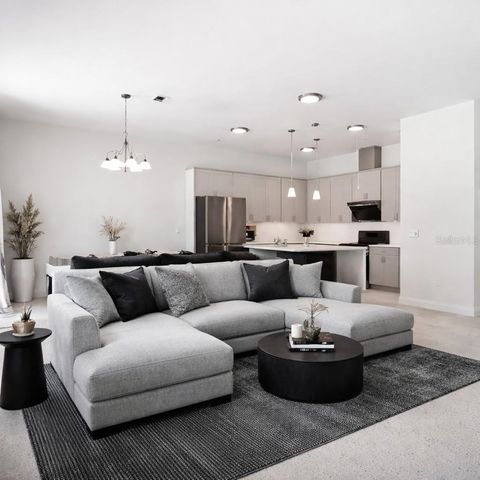 827 DENNIS AVENUE, Orlando, FL 32807