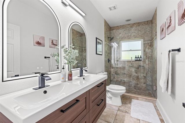 724 PALMER STREET, Orlando, FL 32801