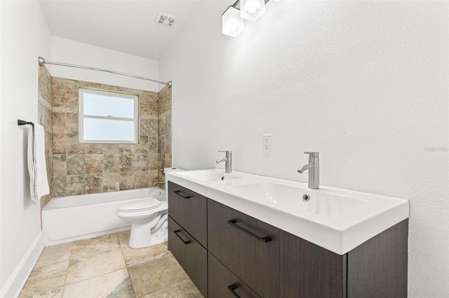 724 PALMER STREET, Orlando, FL 32801