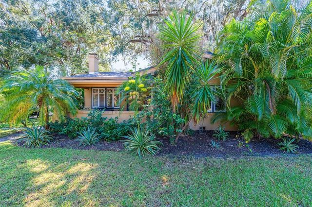 724 PALMER STREET, Orlando, FL 32801