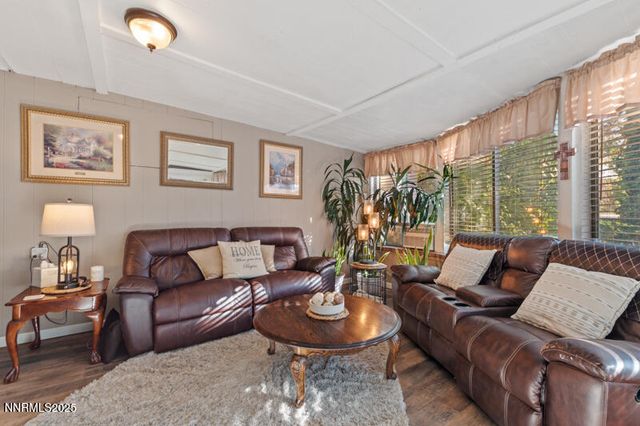 10 Lincoln Way, Sparks, NV 89431