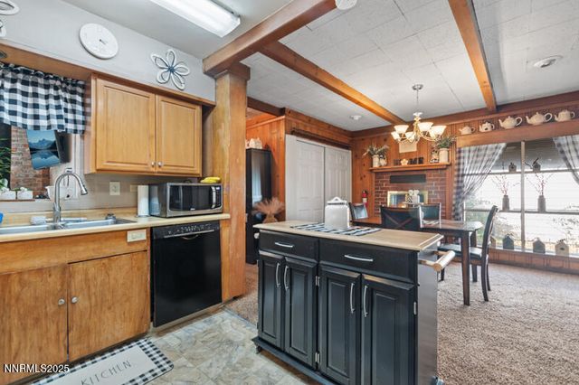 10 Lincoln Way, Sparks, NV 89431