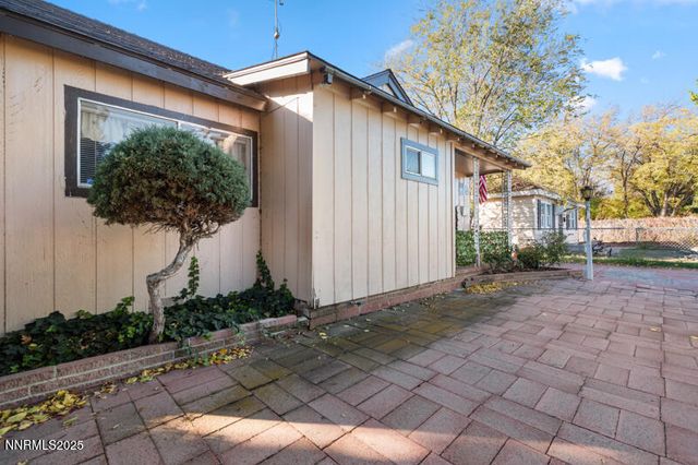 10 Lincoln Way, Sparks, NV 89431