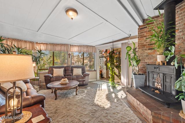 10 Lincoln Way, Sparks, NV 89431