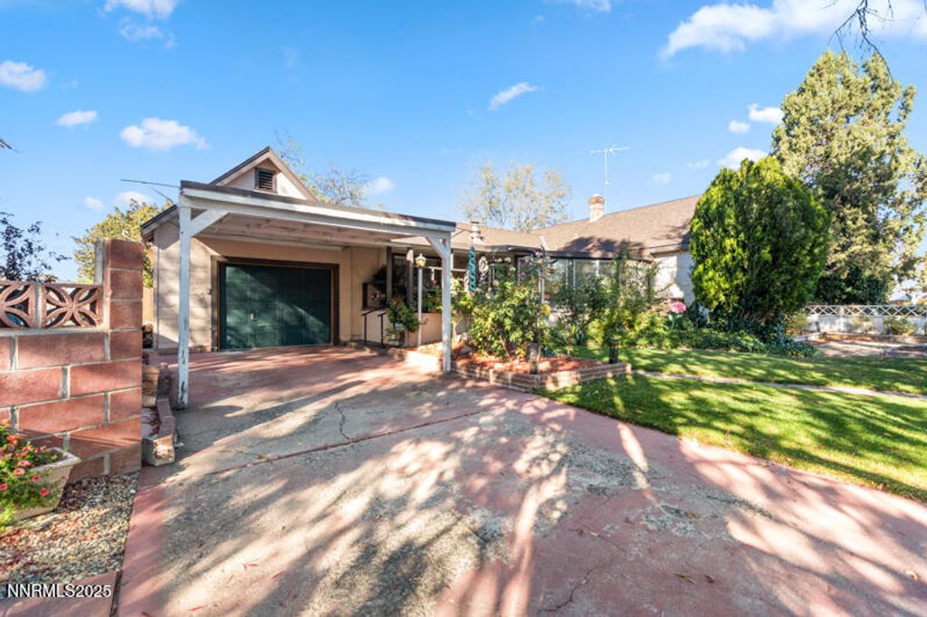 10 Lincoln Way, Sparks, NV 89431