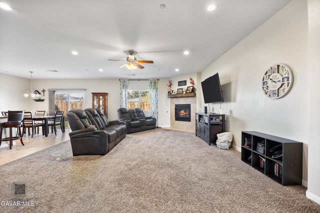 805 Mulberry Street, Tehachapi, CA 93561