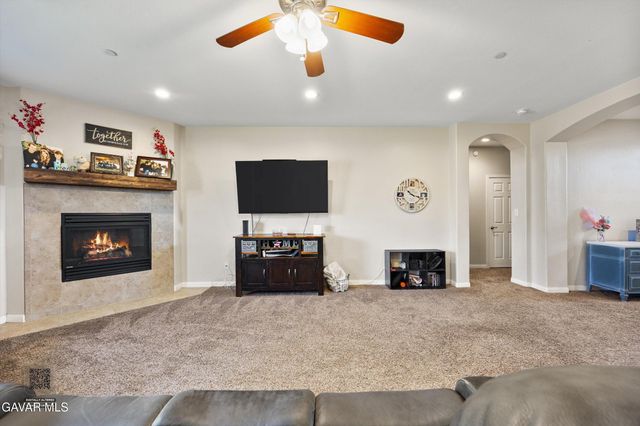 805 Mulberry Street, Tehachapi, CA 93561