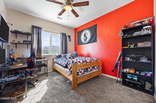 805 Mulberry Street, Tehachapi, CA 93561