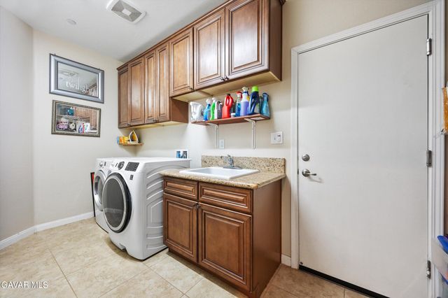 805 Mulberry Street, Tehachapi, CA 93561