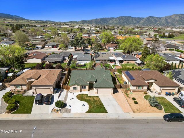 805 Mulberry Street, Tehachapi, CA 93561