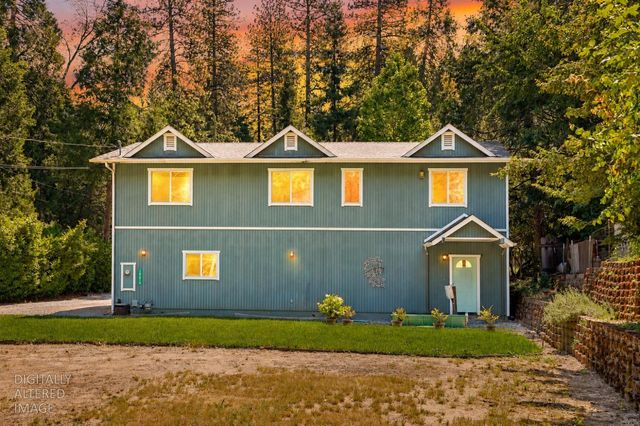 10819 Walker Dr, Grass Valley, CA 95945