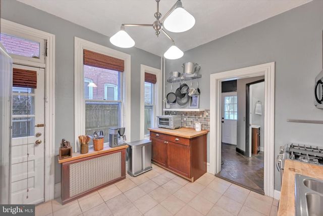 443 W JAMES ST, Lancaster, PA 17603