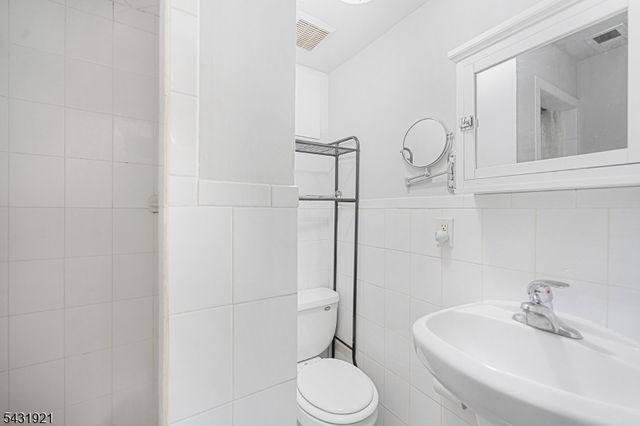 201 Prospect St, Englewood City, NJ 07631