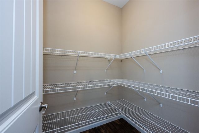 7194 Waltham Drive, Kalamazoo, MI 49009