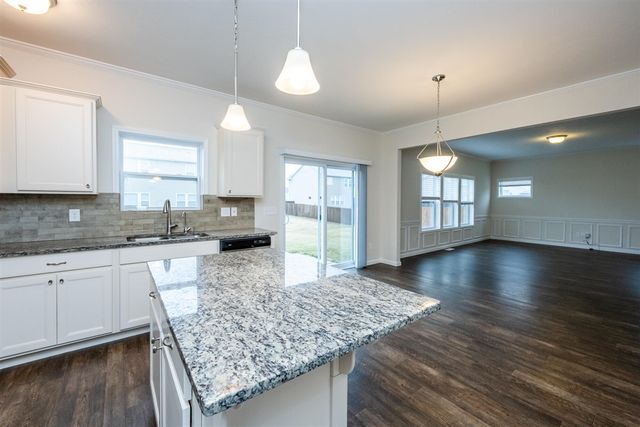 7194 Waltham Drive, Kalamazoo, MI 49009