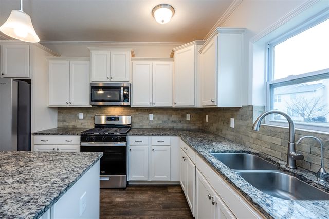 7194 Waltham Drive, Kalamazoo, MI 49009