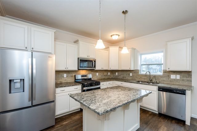 7194 Waltham Drive, Kalamazoo, MI 49009