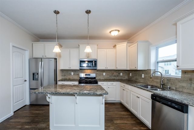 7194 Waltham Drive, Kalamazoo, MI 49009