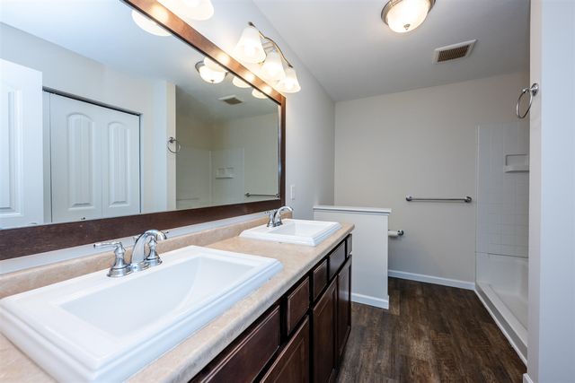 7194 Waltham Drive, Kalamazoo, MI 49009