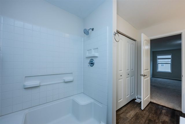 7194 Waltham Drive, Kalamazoo, MI 49009