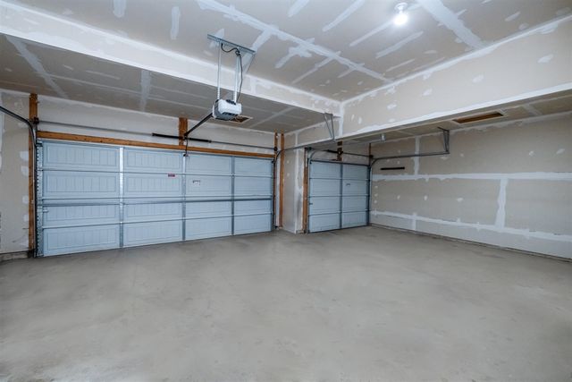 7194 Waltham Drive, Kalamazoo, MI 49009