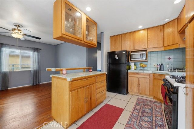 27 W Pleasant, Long Beach, CA 90805