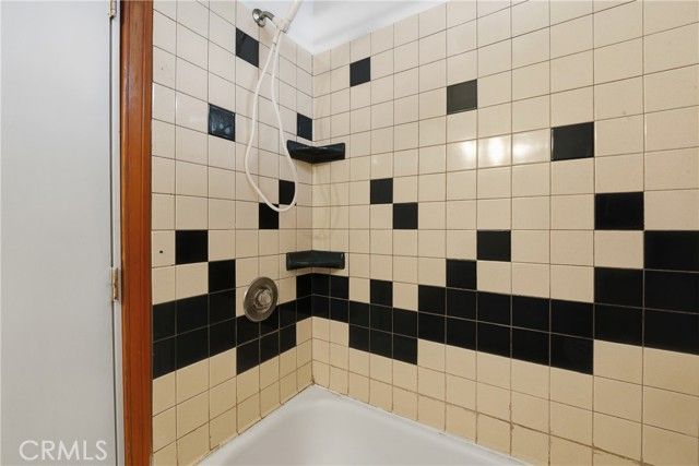 27 W Pleasant, Long Beach, CA 90805