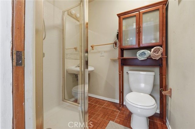 27 W Pleasant, Long Beach, CA 90805