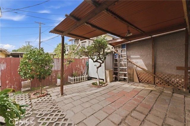 27 W Pleasant, Long Beach, CA 90805
