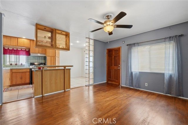 27 W Pleasant, Long Beach, CA 90805