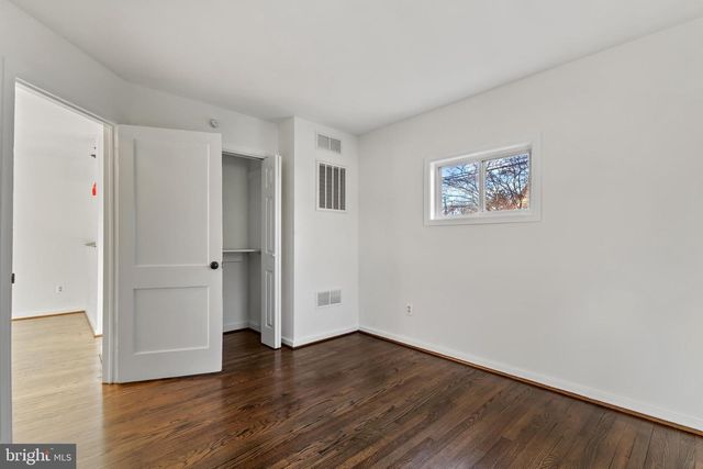 2012 ROLLINS DR, Alexandria, VA 22307