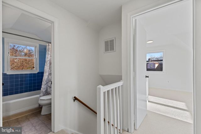 2012 ROLLINS DR, Alexandria, VA 22307