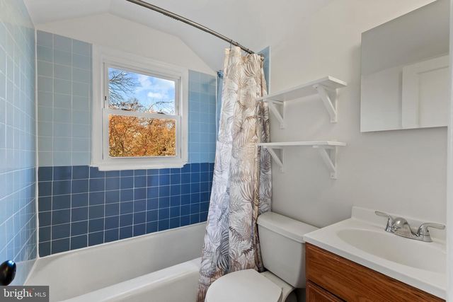 2012 ROLLINS DR, Alexandria, VA 22307