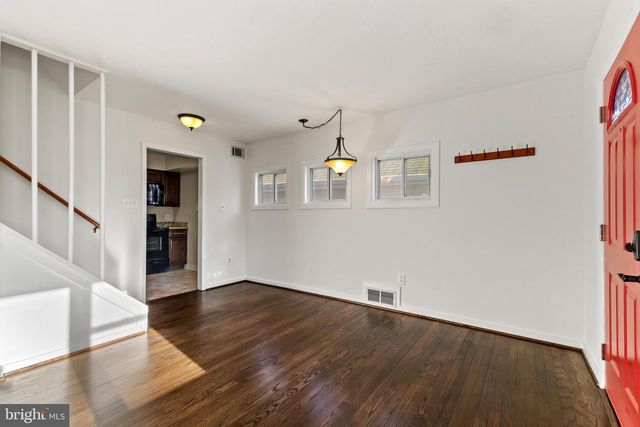 2012 ROLLINS DR, Alexandria, VA 22307