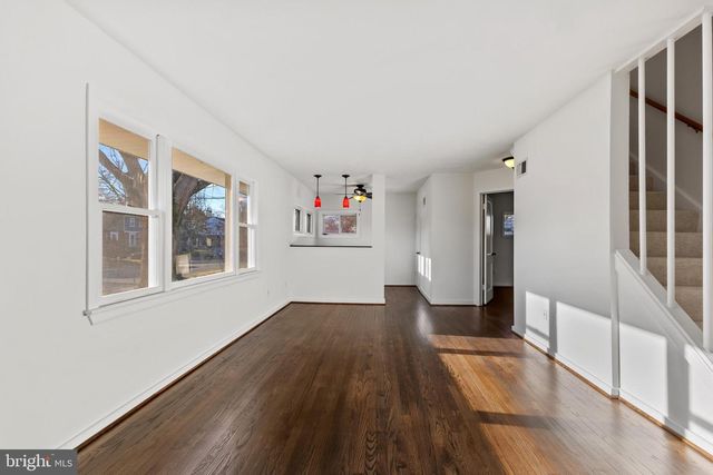 2012 ROLLINS DR, Alexandria, VA 22307