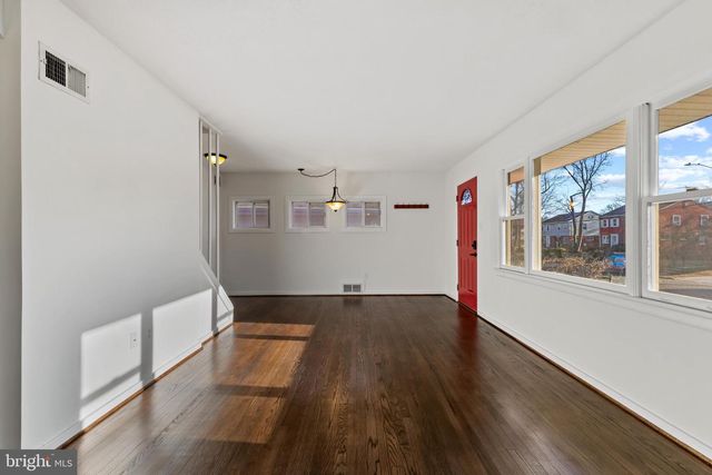 2012 ROLLINS DR, Alexandria, VA 22307