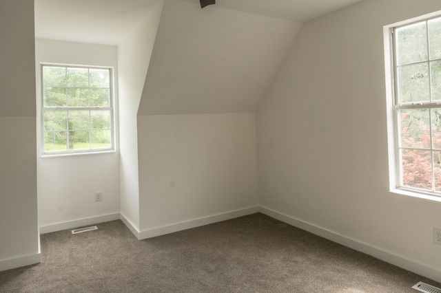 1001 Old East Side Rd, Burns, TN 37029