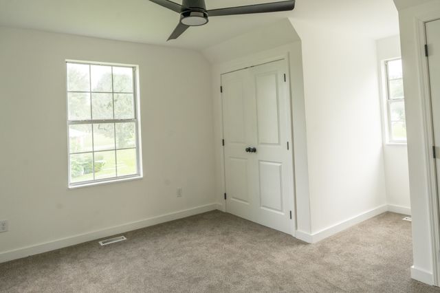 1001 Old East Side Rd, Burns, TN 37029