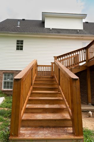 1001 Old East Side Rd, Burns, TN 37029