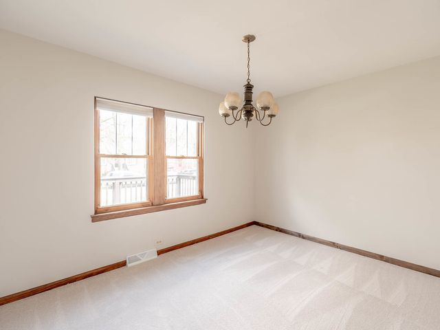 18032 Wildwood Avenue, Lansing, IL 60438