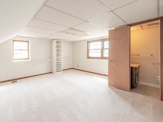 18032 Wildwood Avenue, Lansing, IL 60438