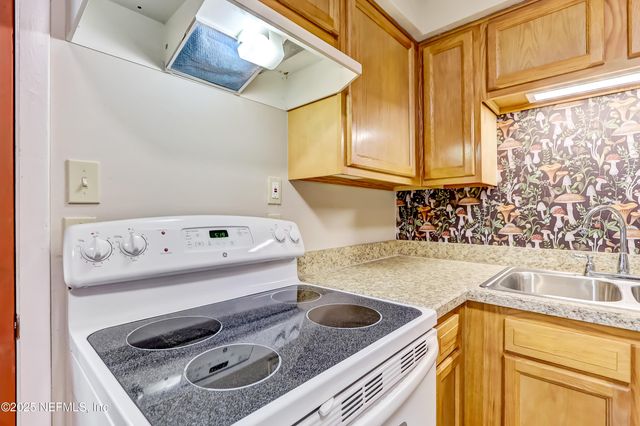 650 TOWERS Court, Macclenny, FL 32063