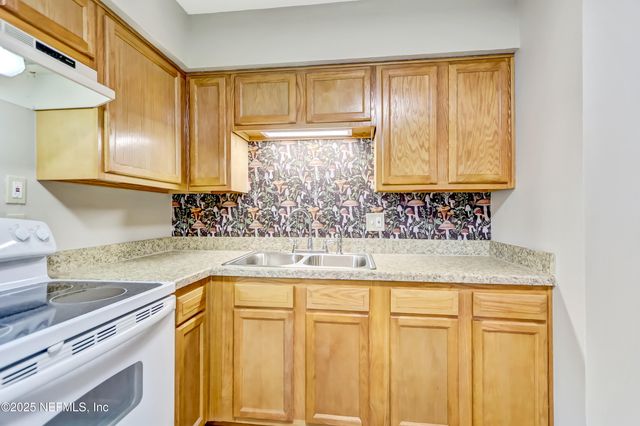 650 TOWERS Court, Macclenny, FL 32063