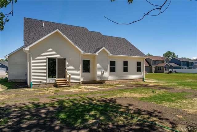 27 Veronica Drive, West Seneca, NY 14224