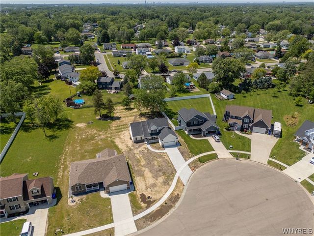 27 Veronica Drive, West Seneca, NY 14224