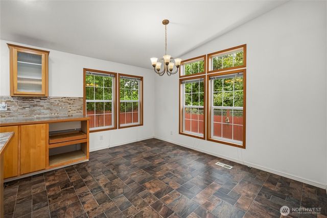 337 Redwood Street, Enumclaw, WA 98022