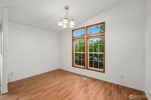 337 Redwood Street, Enumclaw, WA 98022