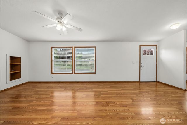337 Redwood Street, Enumclaw, WA 98022